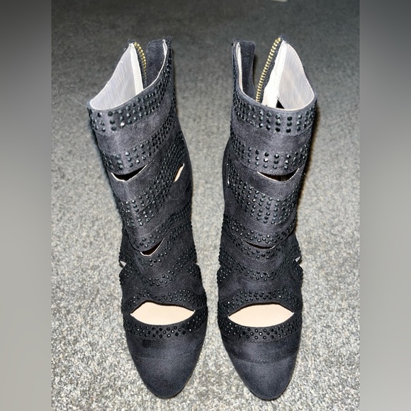 BEBE Sky-High Booties 👠 - Picture 3 of 8